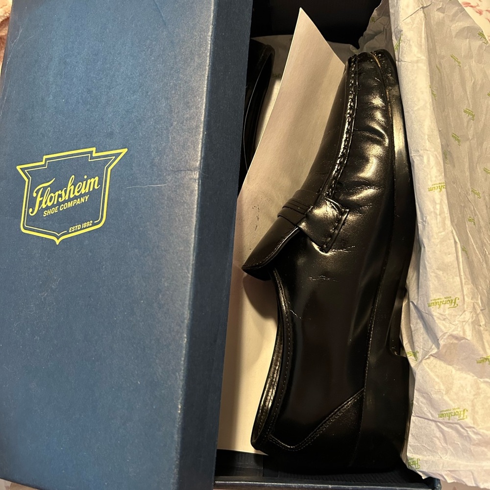 NEW IN BOX Florsheim Men’s Black Leather Slip-On Loafers